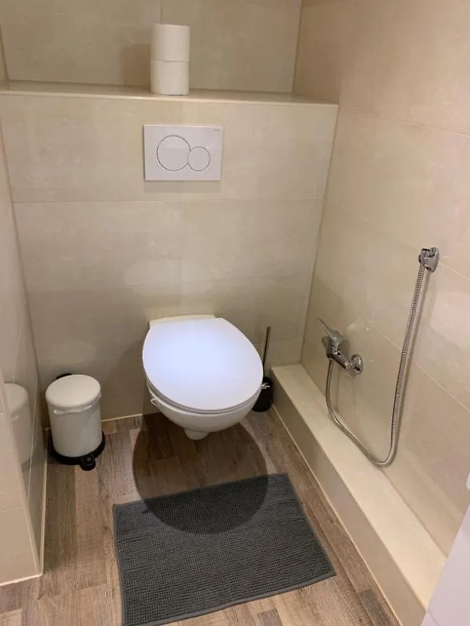 Lovely Share Apartment Aachener Weiher Köln Pansiyon