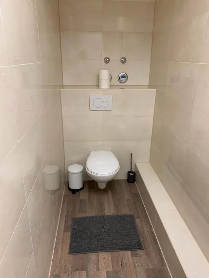 Lovely Share Apartment Aachener Weiher Köln 0*,  Almanya