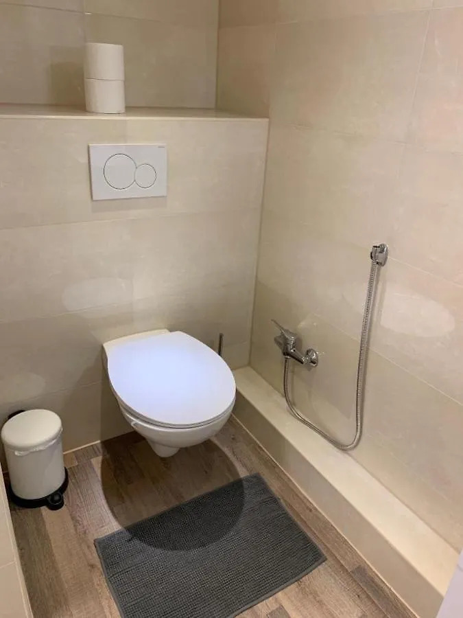 Lovely Share Apartment Aachener Weiher Köln Almanya