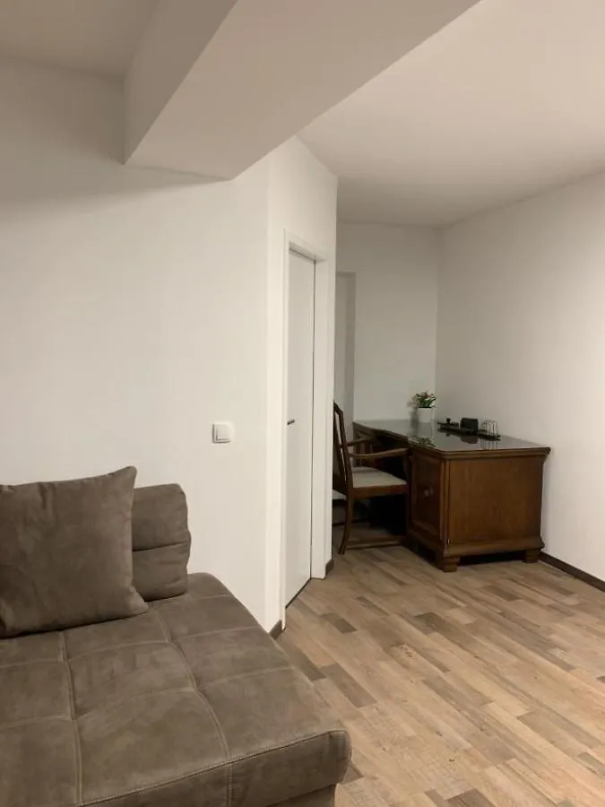 Homestay Lovely Share Apartment Aachener Weiher Cologne