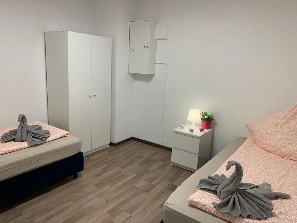 Privatunterkunft Lovely Share Apartment Aachener Weiher Köln