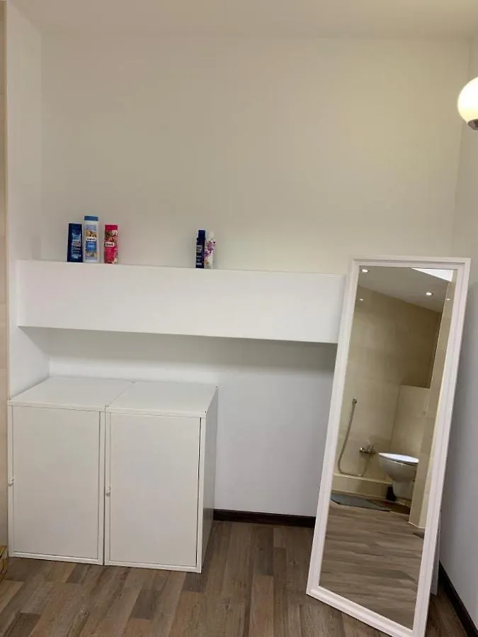 Privatunterkunft Lovely Share Apartment Aachener Weiher Köln