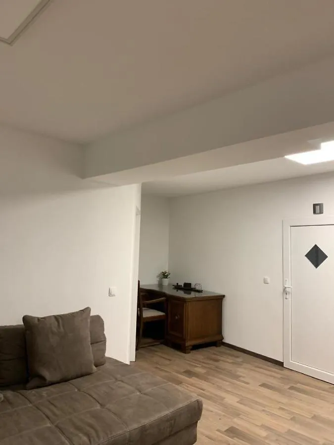 Privatunterkunft Lovely Share Apartment Aachener Weiher Köln